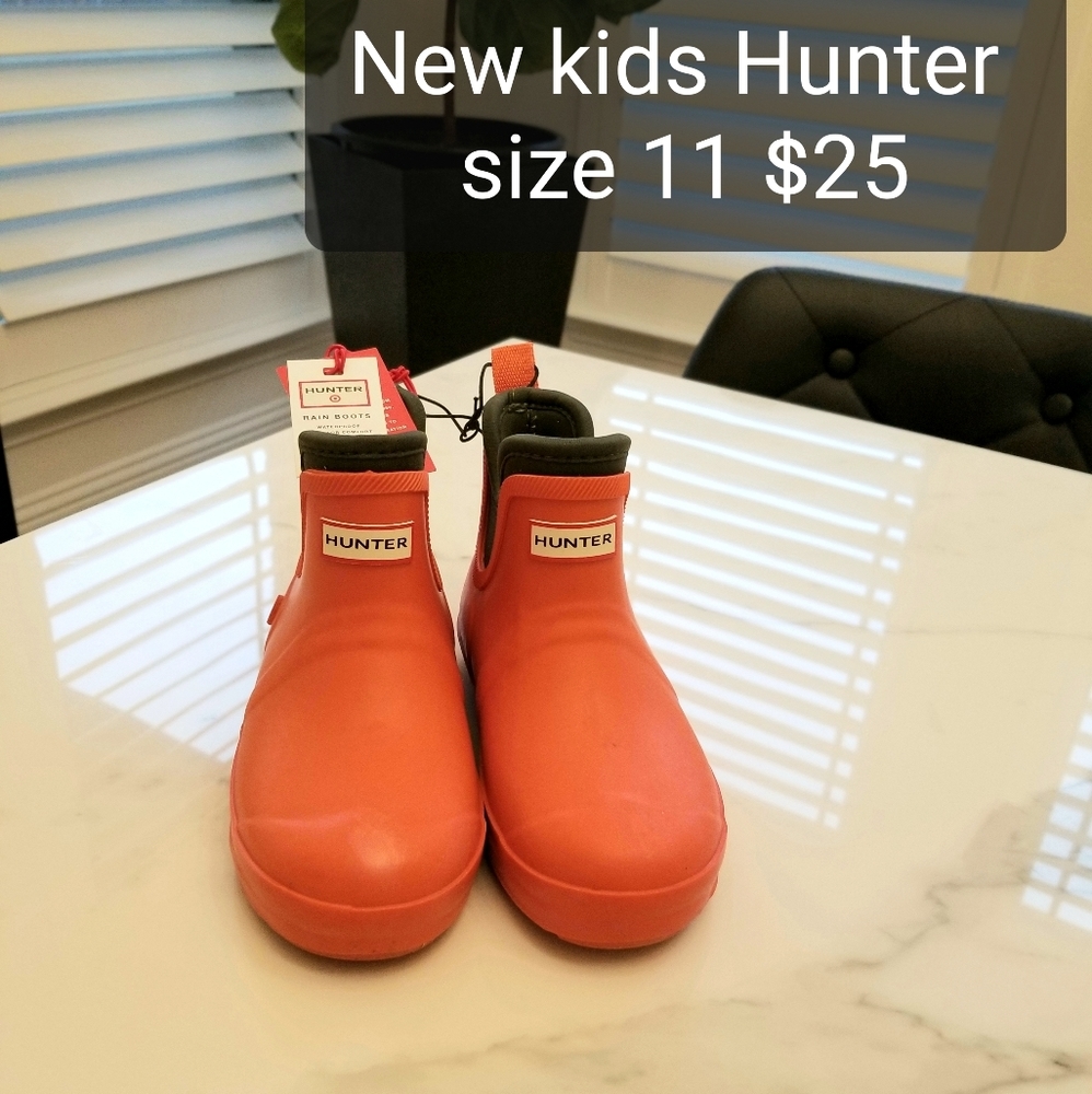 Hunter kids rain boots (target)